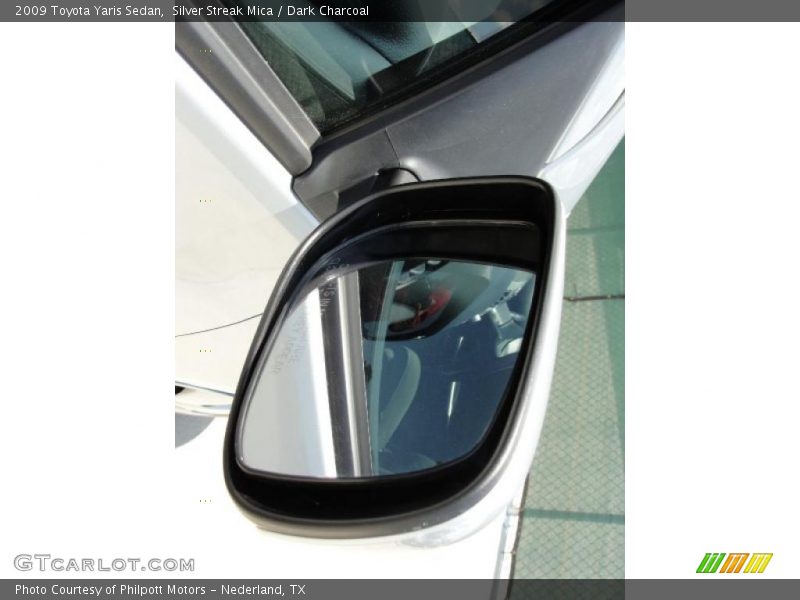 Silver Streak Mica / Dark Charcoal 2009 Toyota Yaris Sedan