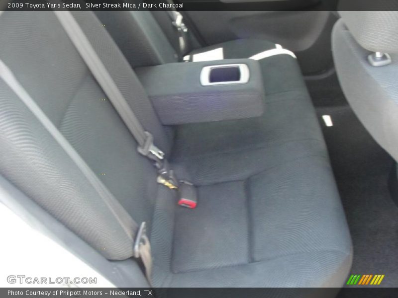 Silver Streak Mica / Dark Charcoal 2009 Toyota Yaris Sedan
