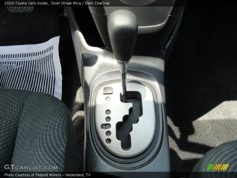 Silver Streak Mica / Dark Charcoal 2009 Toyota Yaris Sedan
