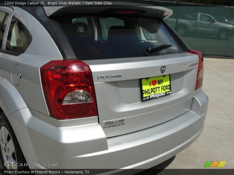 Bright Silver Metallic / Dark Slate Gray 2009 Dodge Caliber SE