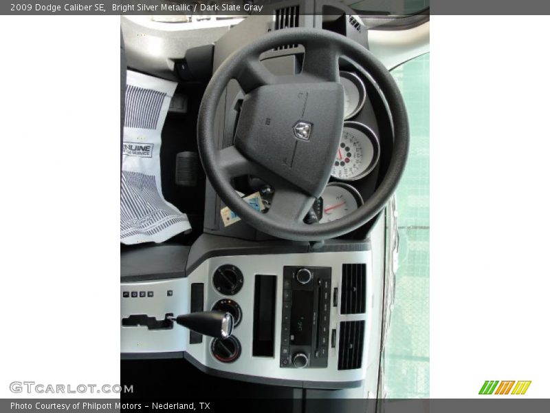 Bright Silver Metallic / Dark Slate Gray 2009 Dodge Caliber SE