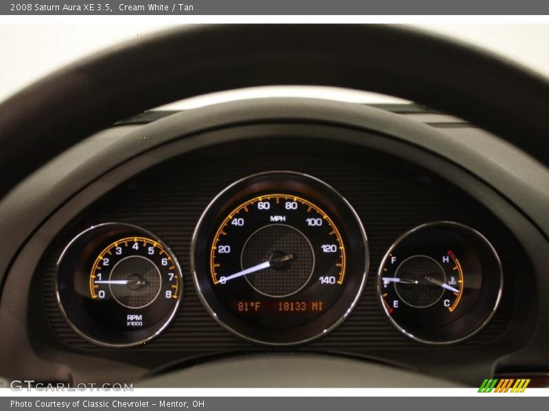 Cream White / Tan 2008 Saturn Aura XE 3.5