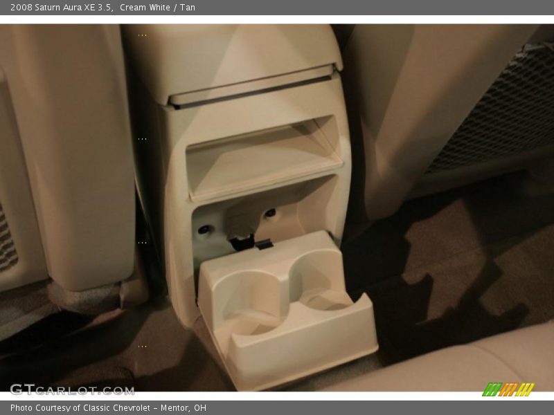 Cream White / Tan 2008 Saturn Aura XE 3.5