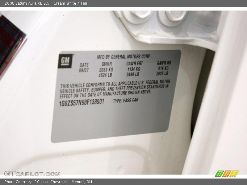 Cream White / Tan 2008 Saturn Aura XE 3.5