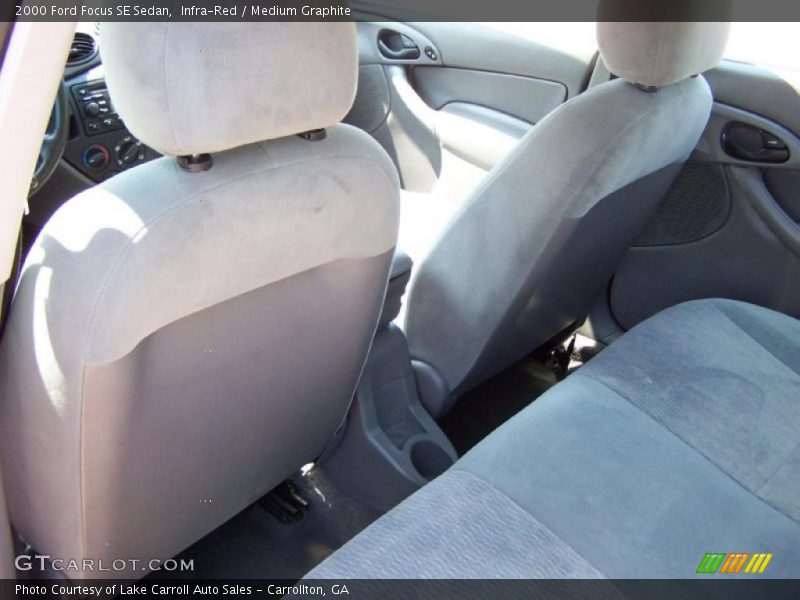 Infra-Red / Medium Graphite 2000 Ford Focus SE Sedan
