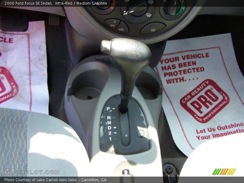 Infra-Red / Medium Graphite 2000 Ford Focus SE Sedan