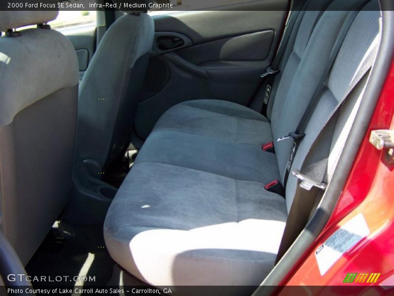 Infra-Red / Medium Graphite 2000 Ford Focus SE Sedan