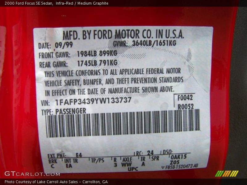Infra-Red / Medium Graphite 2000 Ford Focus SE Sedan