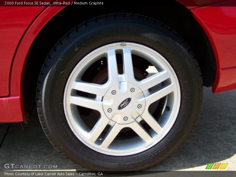 Infra-Red / Medium Graphite 2000 Ford Focus SE Sedan