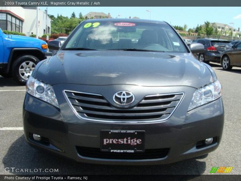 Magnetic Gray Metallic / Ash 2009 Toyota Camry XLE