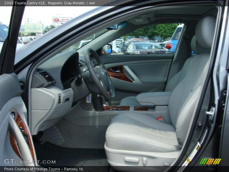 Magnetic Gray Metallic / Ash 2009 Toyota Camry XLE