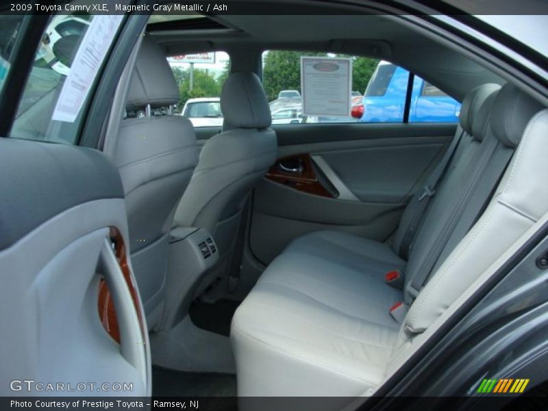 Magnetic Gray Metallic / Ash 2009 Toyota Camry XLE