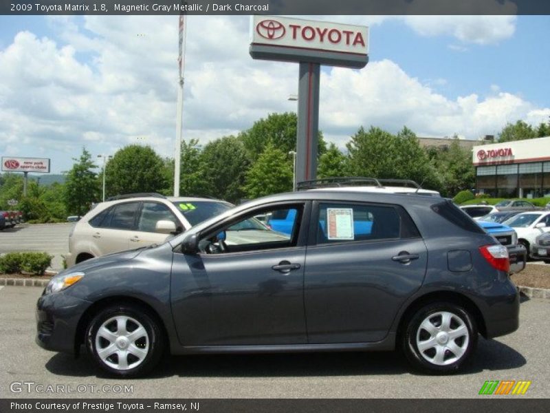Magnetic Gray Metallic / Dark Charcoal 2009 Toyota Matrix 1.8
