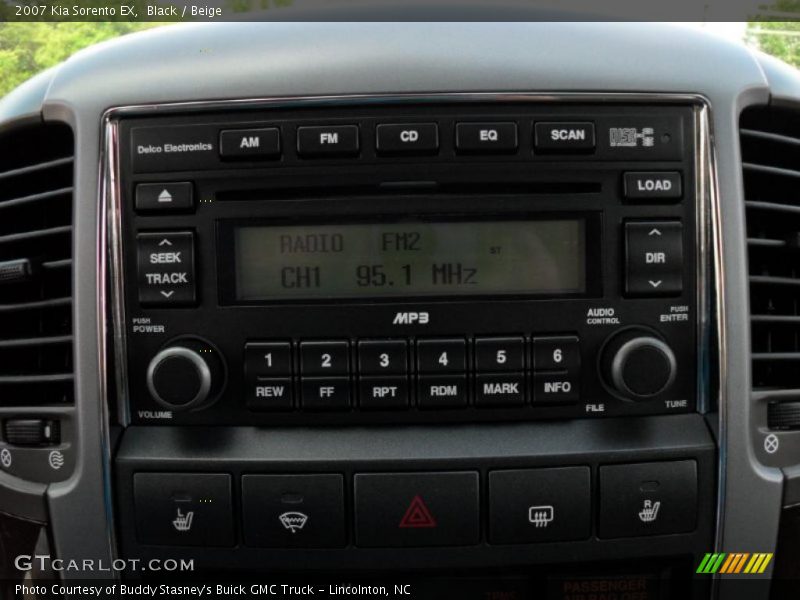 Black / Beige 2007 Kia Sorento EX