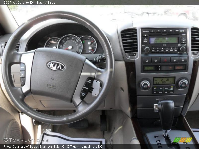 Black / Beige 2007 Kia Sorento EX