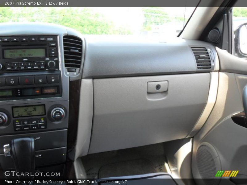 Black / Beige 2007 Kia Sorento EX