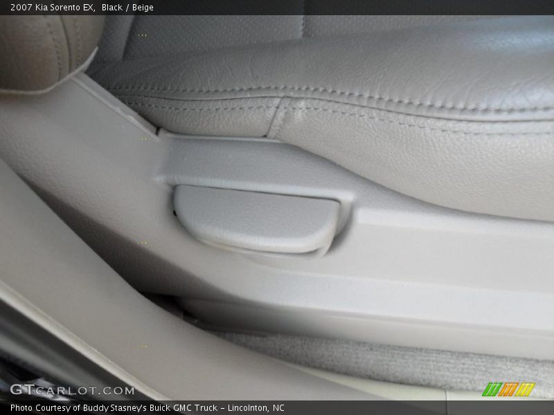 Black / Beige 2007 Kia Sorento EX