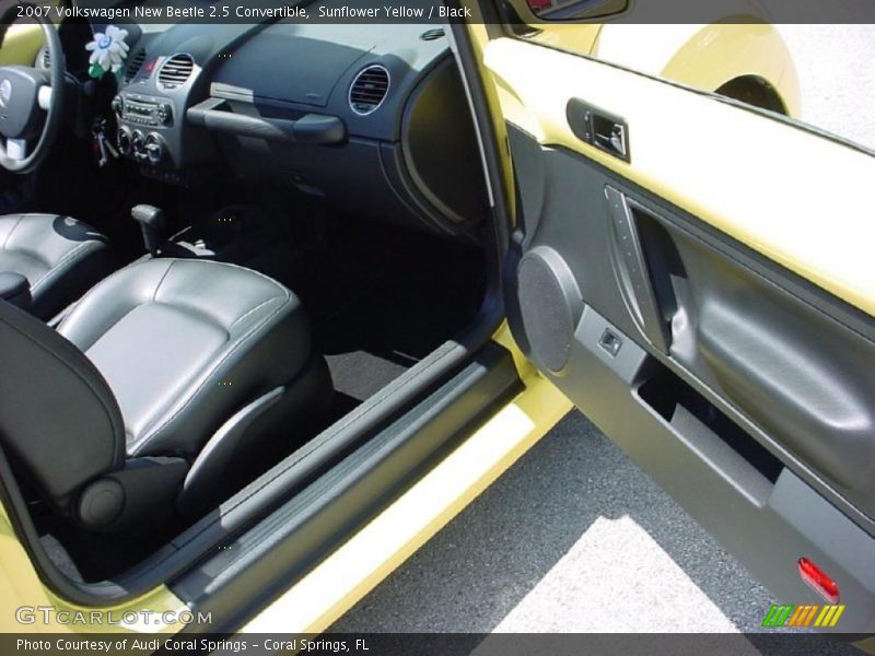 Sunflower Yellow / Black 2007 Volkswagen New Beetle 2.5 Convertible