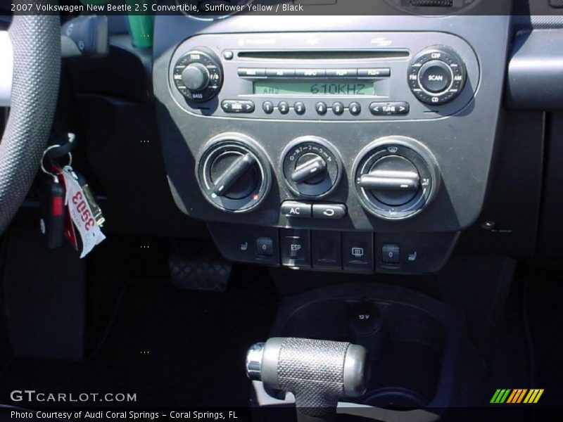 Sunflower Yellow / Black 2007 Volkswagen New Beetle 2.5 Convertible