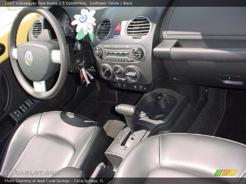 Sunflower Yellow / Black 2007 Volkswagen New Beetle 2.5 Convertible