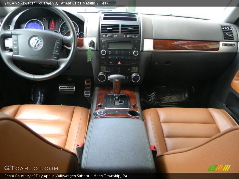 Wheat Beige Metallic / Teak 2004 Volkswagen Touareg V8