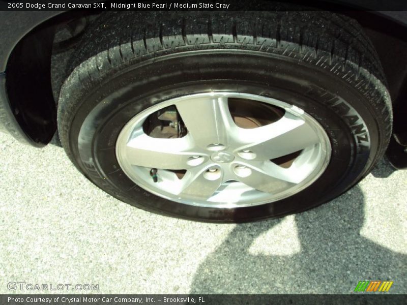 Midnight Blue Pearl / Medium Slate Gray 2005 Dodge Grand Caravan SXT