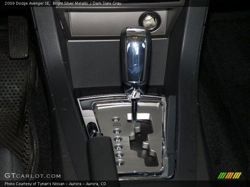 Bright Silver Metallic / Dark Slate Gray 2009 Dodge Avenger SE