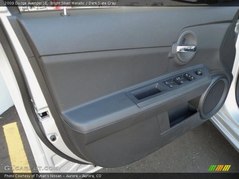 Bright Silver Metallic / Dark Slate Gray 2009 Dodge Avenger SE