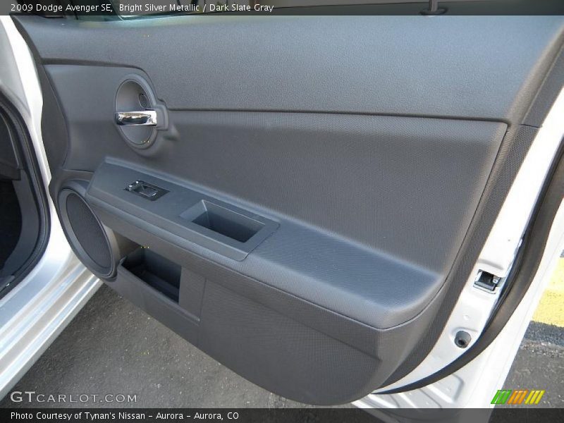 Bright Silver Metallic / Dark Slate Gray 2009 Dodge Avenger SE