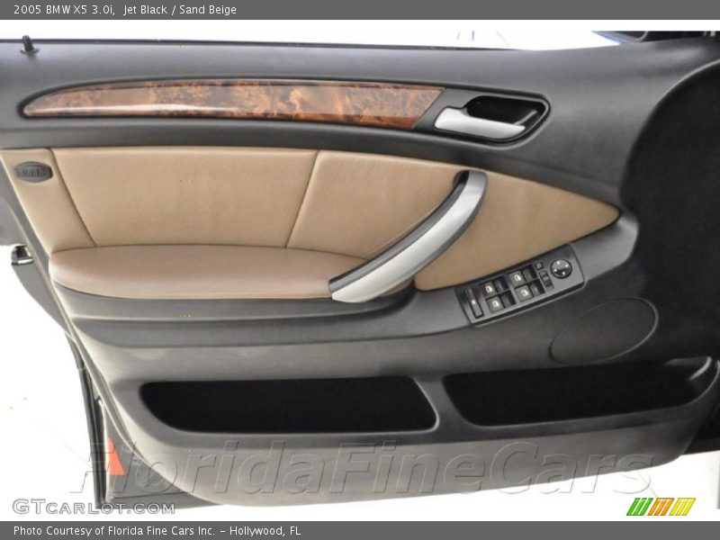 Jet Black / Sand Beige 2005 BMW X5 3.0i