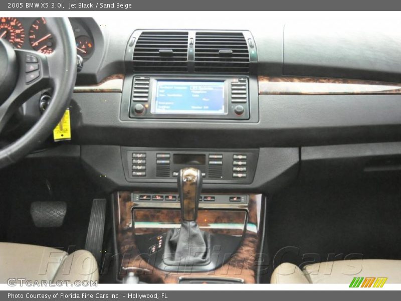 Jet Black / Sand Beige 2005 BMW X5 3.0i
