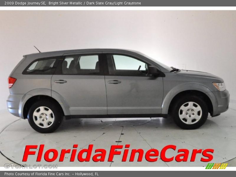 Bright Silver Metallic / Dark Slate Gray/Light Graystone 2009 Dodge Journey SE