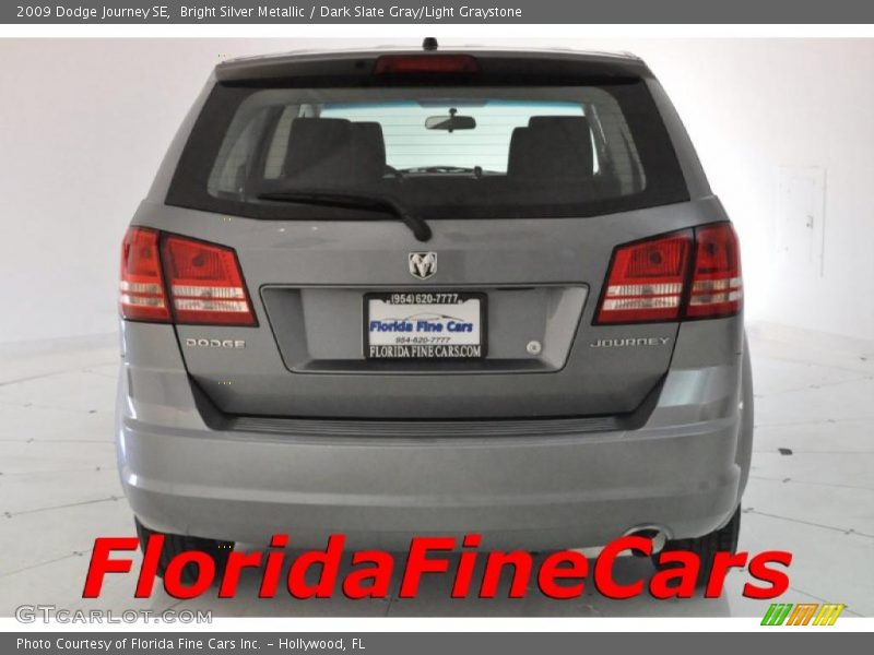 Bright Silver Metallic / Dark Slate Gray/Light Graystone 2009 Dodge Journey SE