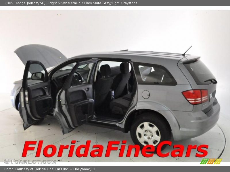 Bright Silver Metallic / Dark Slate Gray/Light Graystone 2009 Dodge Journey SE