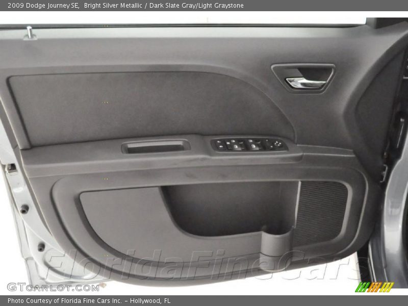 Bright Silver Metallic / Dark Slate Gray/Light Graystone 2009 Dodge Journey SE