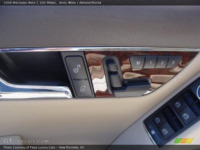 Arctic White / Almond/Mocha 2009 Mercedes-Benz C 300 4Matic