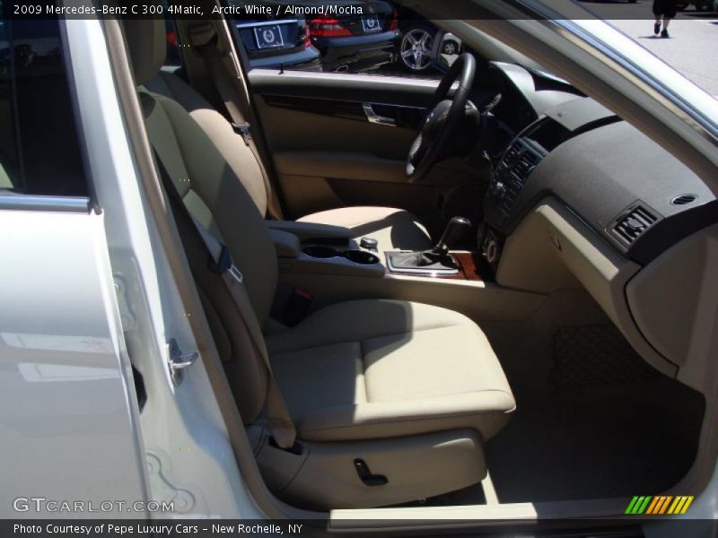 Arctic White / Almond/Mocha 2009 Mercedes-Benz C 300 4Matic