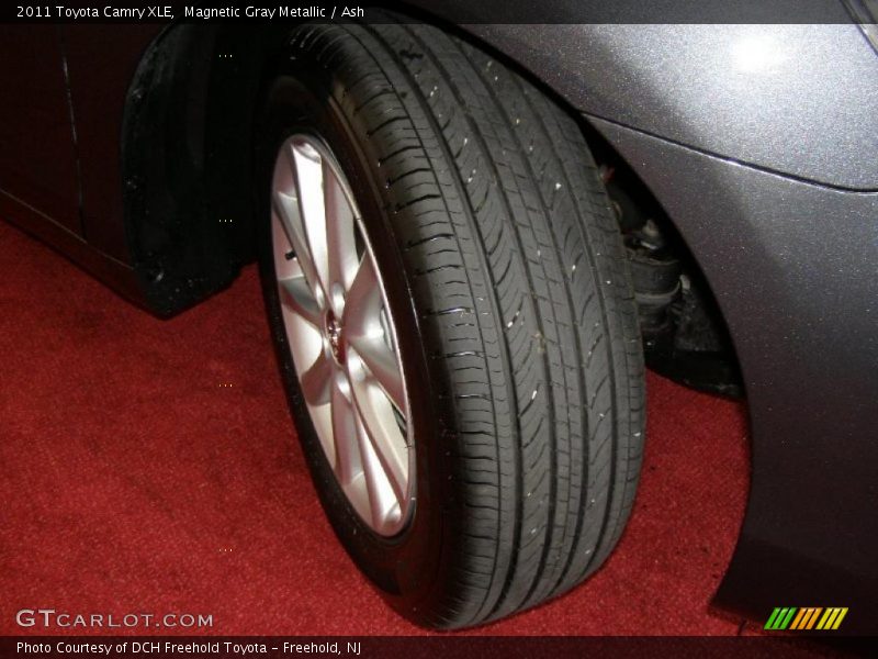 Magnetic Gray Metallic / Ash 2011 Toyota Camry XLE