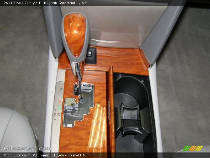 Magnetic Gray Metallic / Ash 2011 Toyota Camry XLE