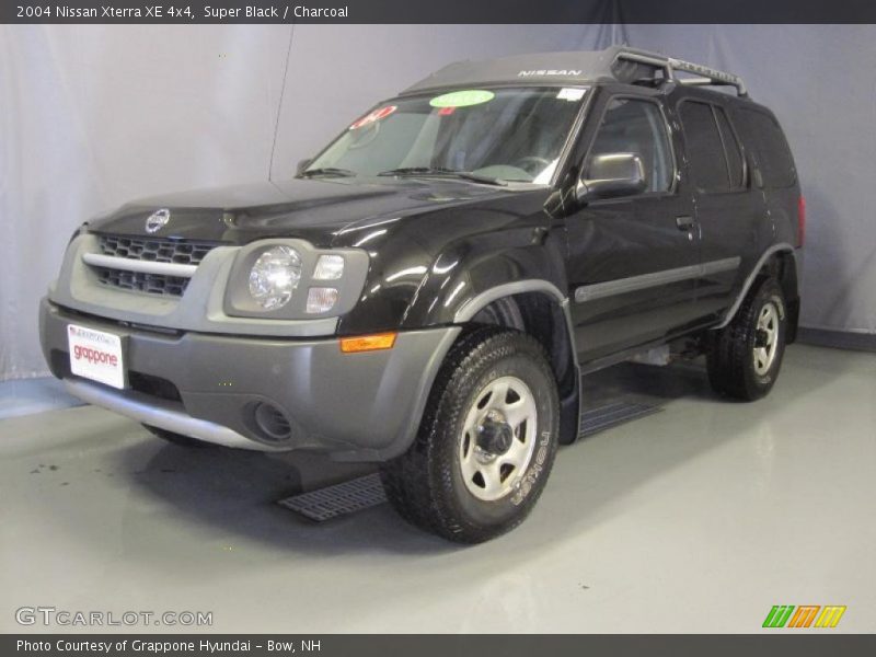 Super Black / Charcoal 2004 Nissan Xterra XE 4x4
