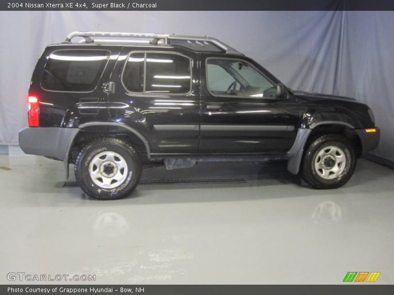 Super Black / Charcoal 2004 Nissan Xterra XE 4x4