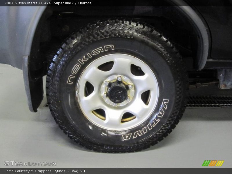 Super Black / Charcoal 2004 Nissan Xterra XE 4x4