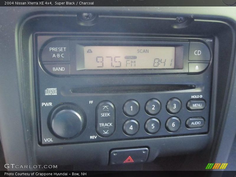 Super Black / Charcoal 2004 Nissan Xterra XE 4x4
