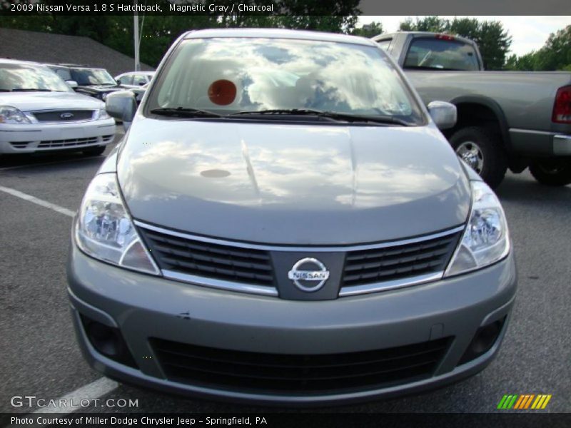 Magnetic Gray / Charcoal 2009 Nissan Versa 1.8 S Hatchback