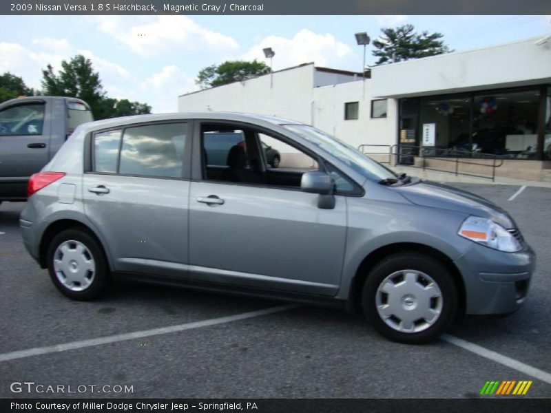 Magnetic Gray / Charcoal 2009 Nissan Versa 1.8 S Hatchback