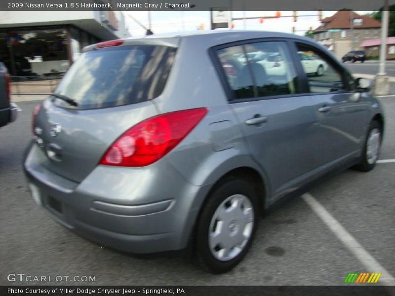 Magnetic Gray / Charcoal 2009 Nissan Versa 1.8 S Hatchback