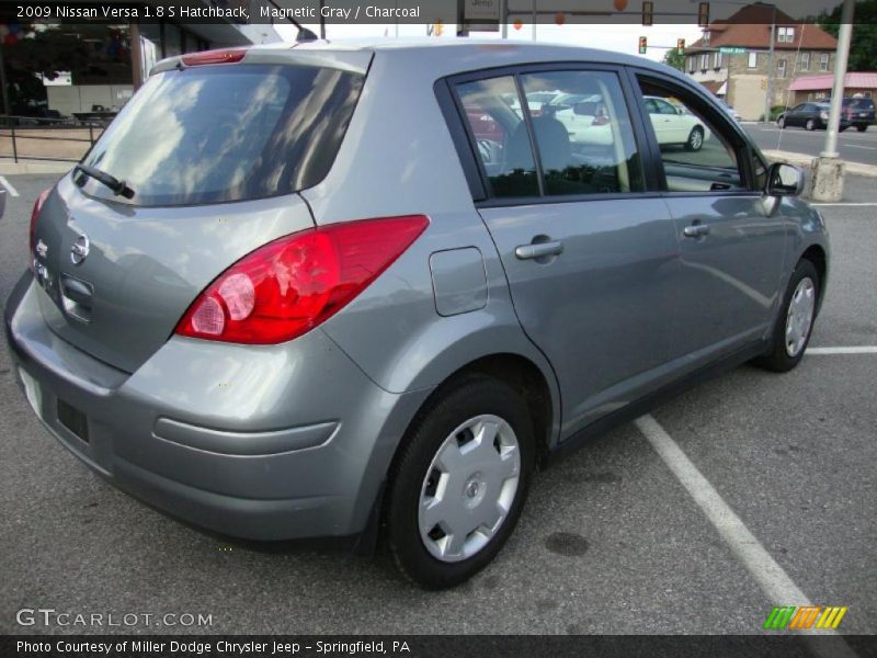 Magnetic Gray / Charcoal 2009 Nissan Versa 1.8 S Hatchback