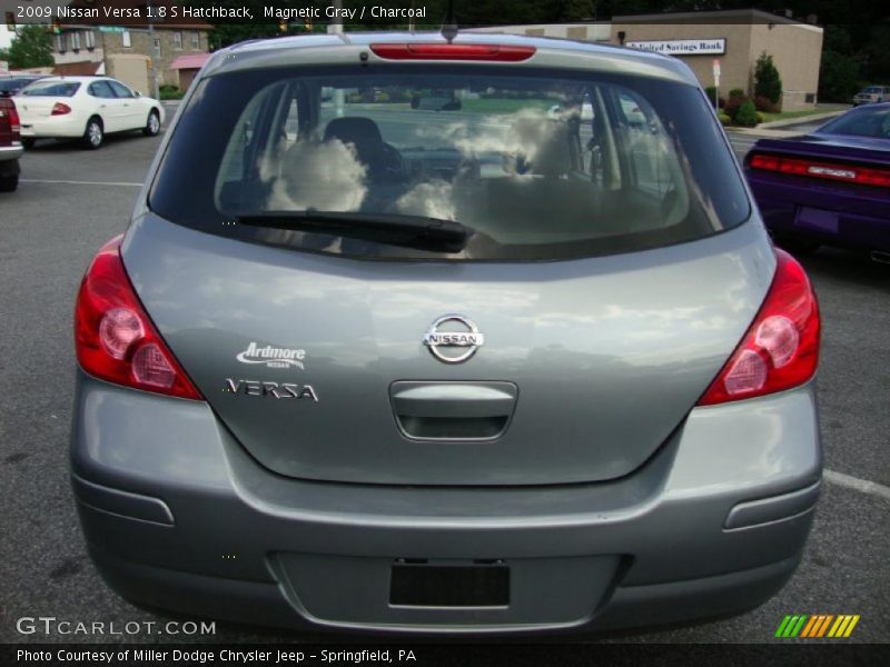Magnetic Gray / Charcoal 2009 Nissan Versa 1.8 S Hatchback