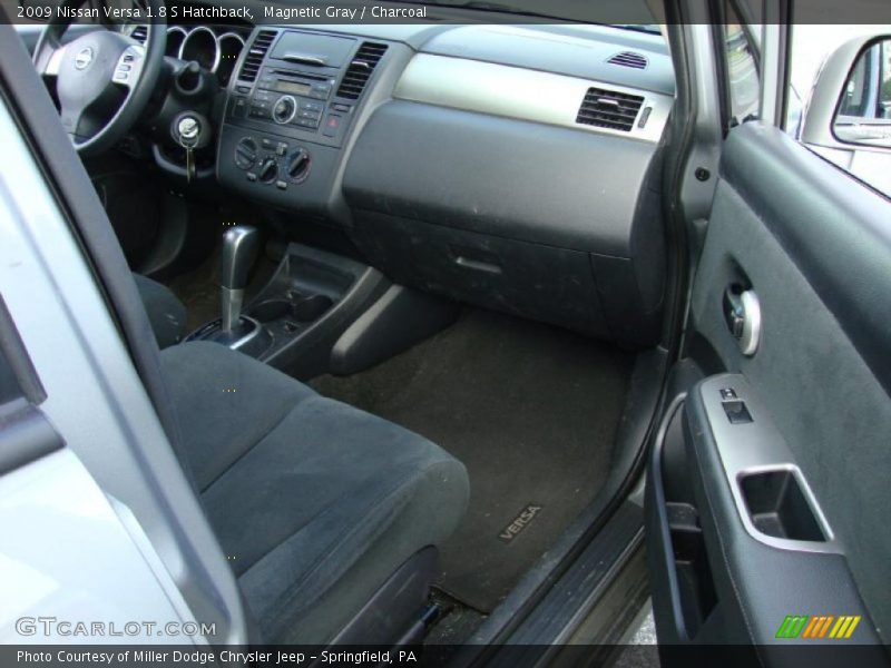 Magnetic Gray / Charcoal 2009 Nissan Versa 1.8 S Hatchback