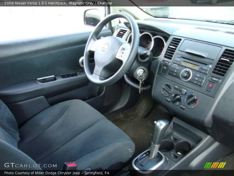 Magnetic Gray / Charcoal 2009 Nissan Versa 1.8 S Hatchback